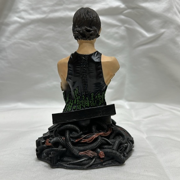 MATRIX Trinity bust - Picture 3 of 6